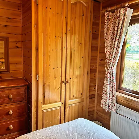 Wigeon Secluded Rustic *