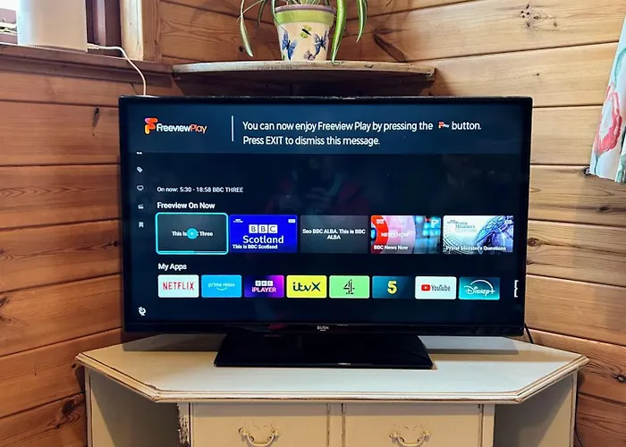 Chalet Wigeon Secluded Rustic