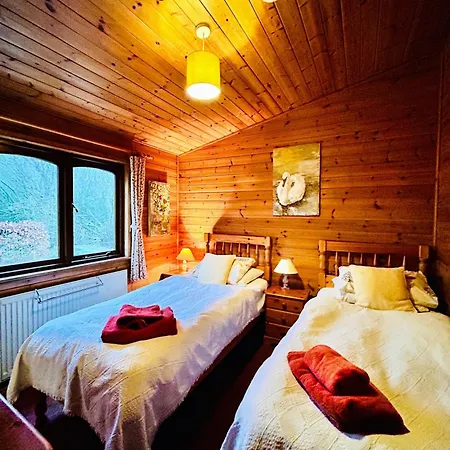 Wigeon Secluded Rustic Chalet York